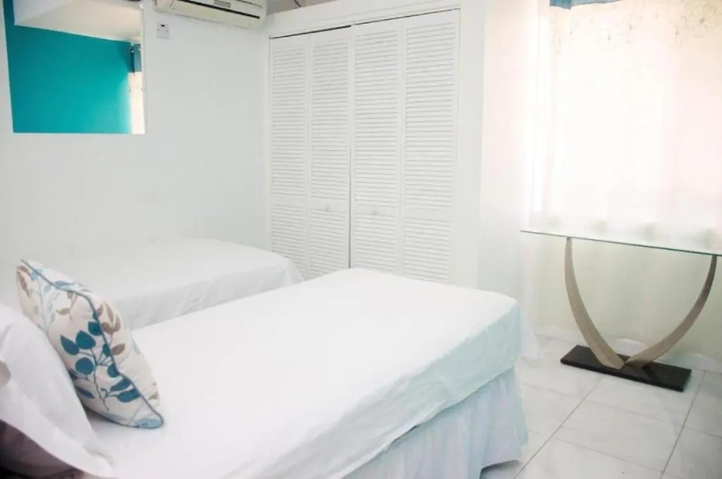 Two Bedroom Apartment In New Кингстон